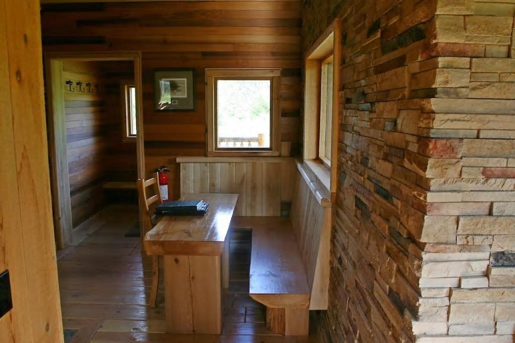 Ldr Lodge - Last Dollar Ranch Smithers Dış mekan fotoğraf